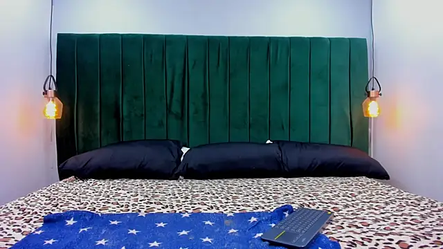 Snapshot of Melody_Horney chatting on October 28, 2025, 8:41 pm Melody Horney online show from October 28, 2025, 8:41 pm