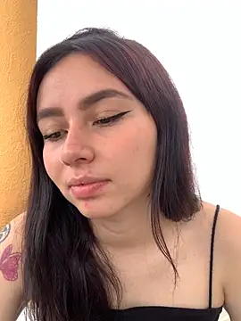 Nexxus Pink online show from November 28, 2025, 2:06 pm