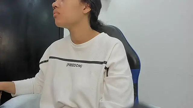 Snapshot of agata18_ chatting on June 15, 2026, 7:24 pm agata18 online show from June 15, 2026, 7:24 pm