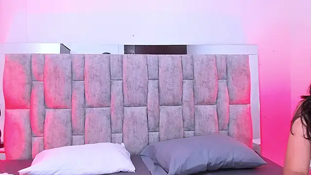 Snapshot of JadeVale chatting on February 28, 2026, 7:24 pm JadeVale online show from February 28, 2026, 7:24 pm