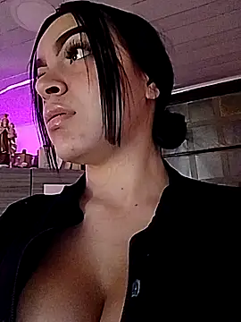 Nuvi jonhs online show from November 11, 2025, 10:15 pm