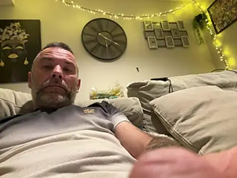 Snapshot of plymouthlad82 chatting on April 22, 2026, 10:16 pm plymouthlad82 online show from April 22, 2026, 10:16 pm