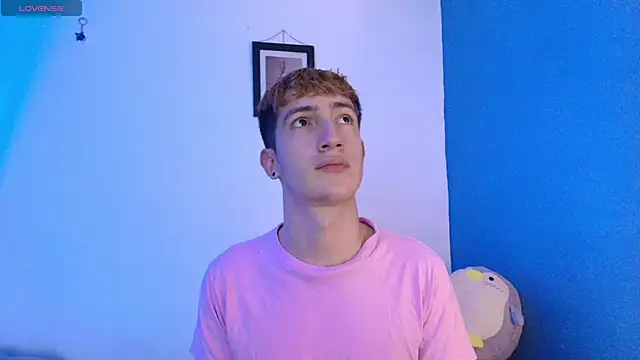 Snapshot of Erick_Taylor3 chatting on June 4, 2026, 8:35 pm Erick Taylor3 online show from June 4, 2026, 8:35 pm