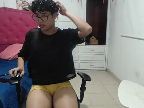 Snapshot of adamsex2025 chatting on October 24, 2025, 1:59 am adamsex2025 online show from October 24, 2025, 1:59 am