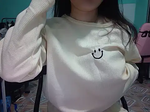 Snapshot of May2k2 chatting on November 3, 2025, 1:44 am May2k2 online show from November 3, 2025, 1:44 am