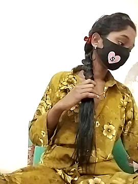 Snapshot of Tushi-10 chatting on December 22, 2025, 11:49 pm Tushi-10 online show from December 22, 2025, 11:49 pm