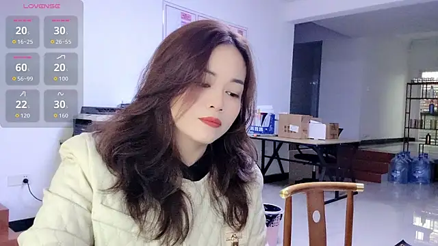 Snapshot of Ella-61 chatting on November 4, 2025, 12:25 am Ella-61 online show from November 4, 2025, 12:25 am