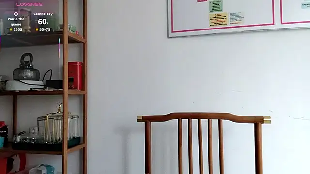 Snapshot of Ella-61 chatting on October 28, 2025, 11:47 pm Ella-61 online show from October 28, 2025, 11:47 pm