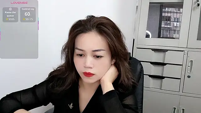 Snapshot of Ella-61 chatting on October 30, 2025, 12:09 am Ella-61 online show from October 30, 2025, 12:09 am