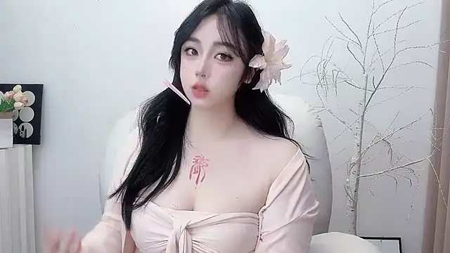 Love-hanzaizai718 online show from December 20, 2025, 3:37 pm