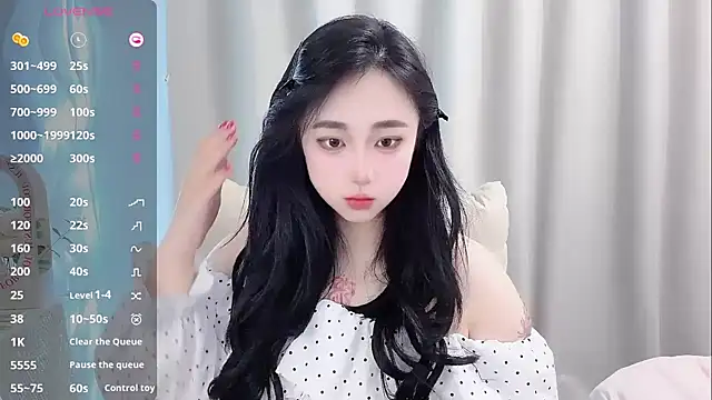 Love-hanzaizai718 online show from April 14, 2026, 1:27 pm