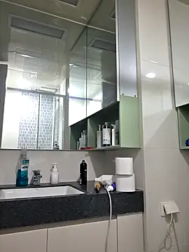 yanonam online show from October 23, 2025, 6:28 pm