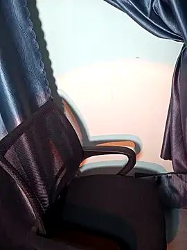 Snapshot of Cherry_Le02 chatting on March 20, 2026, 3:51 am Cherry Le02 online show from March 20, 2026, 3:51 am