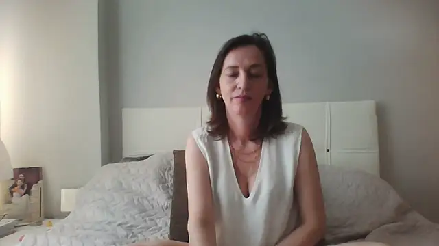 Snapshot of ArianaStarr chatting on April 24, 2026, 7:21 am ArianaStarr online show from April 24, 2026, 7:21 am