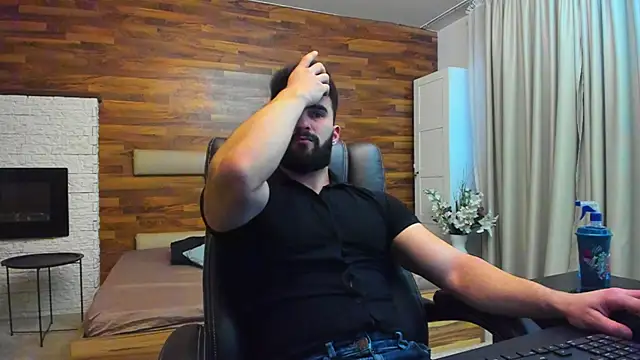 Snapshot of MicahLane chatting on December 1, 2025, 6:03 am MicahLane online show from December 1, 2025, 6:03 am