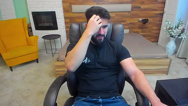 Snapshot of MicahLane chatting on November 16, 2025, 5:45 am MicahLane online show from November 16, 2025, 5:45 am