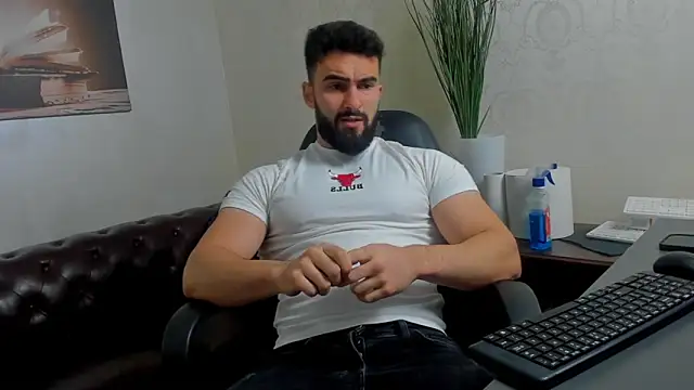 Snapshot of MicahLane chatting on November 1, 2025, 5:36 am MicahLane online show from November 1, 2025, 5:36 am