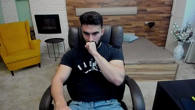 Snapshot of MicahLane chatting on November 11, 2025, 5:35 am MicahLane online show from November 11, 2025, 5:35 am