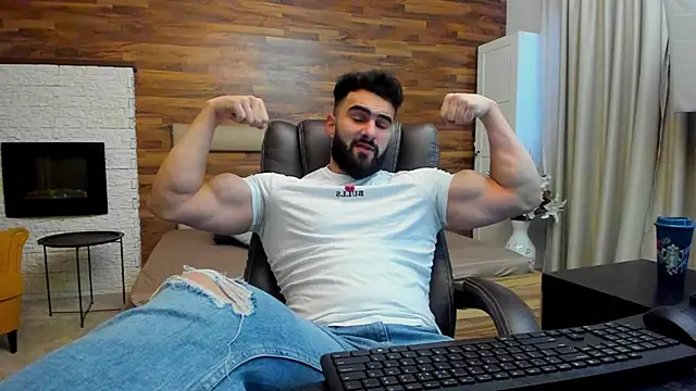 Snapshot of MicahLane chatting on November 24, 2025, 5:29 am MicahLane online show from November 24, 2025, 5:29 am