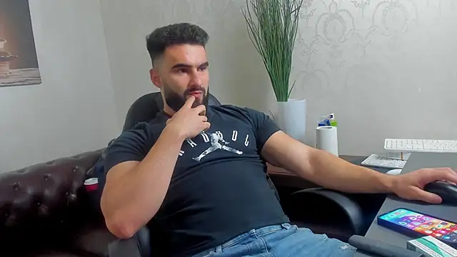 Snapshot of MicahLane chatting on October 25, 2025, 4:33 am MicahLane online show from October 25, 2025, 4:33 am