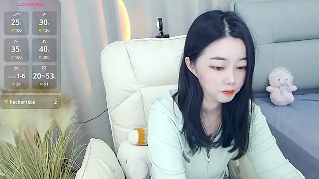 Snapshot of Xiaodie-baby chatting on October 29, 2025, 3:27 am Xiaodie-baby online show from October 29, 2025, 3:27 am