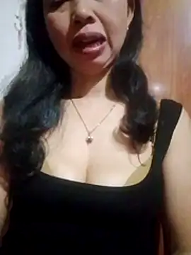 TRIEUTRIEU20 online show from May 4, 2026, 2:48 am