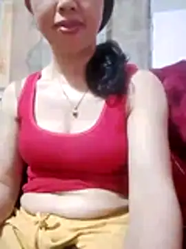TRIEUTRIEU20 online show from May 5, 2026, 3:26 pm