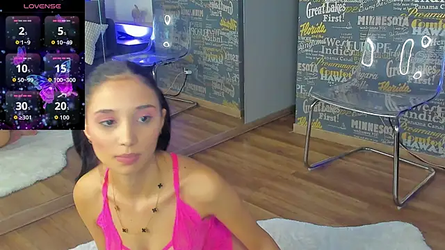 Snapshot of DemmiLove chatting on October 25, 2025, 7:36 pm DemmiLove online show from October 25, 2025, 7:36 pm