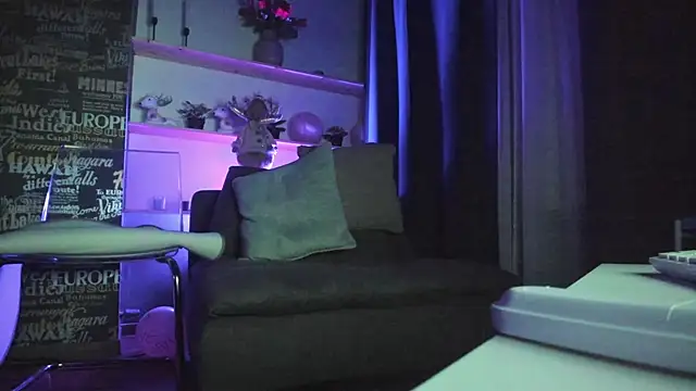 Snapshot of DemmiLove chatting on February 18, 2026, 8:27 pm DemmiLove online show from February 18, 2026, 8:27 pm