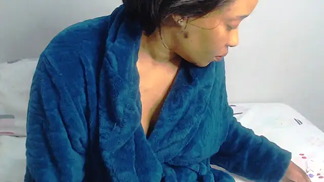 Snapshot of CocoCaramel-X chatting on December 4, 2025, 4:11 am CocoCaramel-X online show from December 4, 2025, 4:11 am