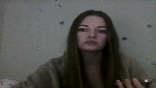 Snapshot of EllaMoonlight chatting on November 3, 2025, 4:32 pm EllaMoonlight online show from November 3, 2025, 4:32 pm