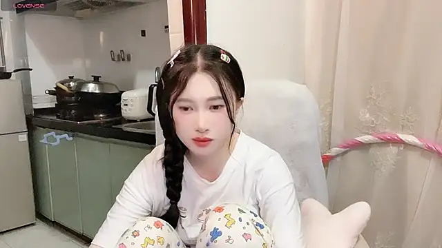 Snapshot of anna-888- chatting on November 14, 2025, 6:33 pm anna-888- online show from November 14, 2025, 6:33 pm