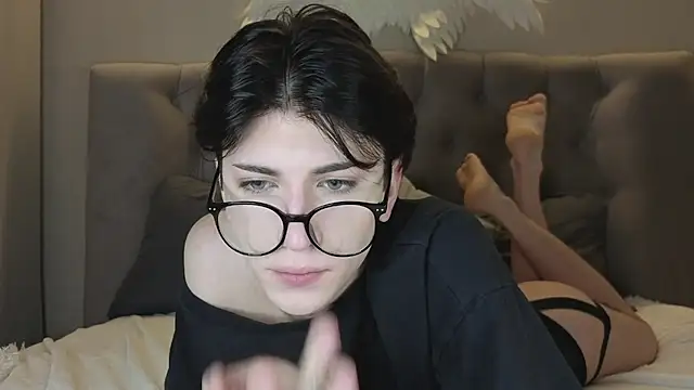 Oliver star boy  online show from January 6, 2026, 11:31 pm