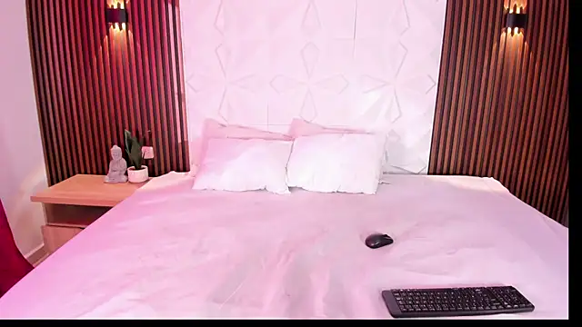 Snapshot of AmyColman_ chatting on May 23, 2026, 12:04 pm AmyColman online show from May 23, 2026, 12:04 pm