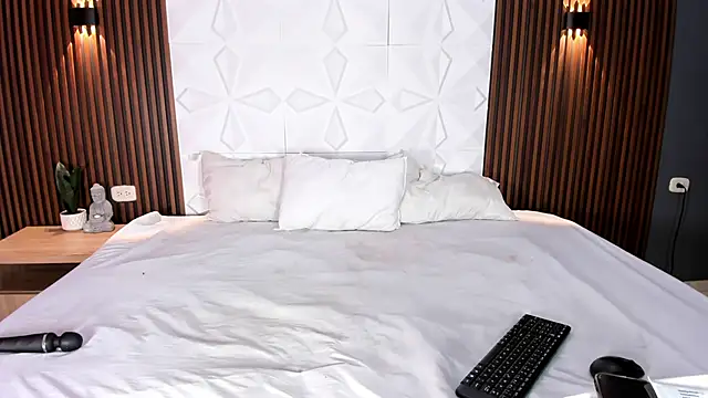 Snapshot of AmyColman_ chatting on June 6, 2026, 12:21 pm AmyColman online show from June 6, 2026, 12:21 pm