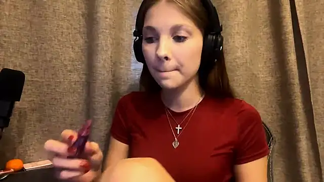 Snapshot of Softixq chatting on October 27, 2025, 1:34 pm Softixq online show from October 27, 2025, 1:34 pm