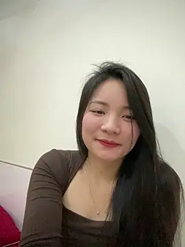 Snapshot of Bee_Yellow00 chatting on March 11, 2026, 4:50 am Bee Yellow00 online show from March 11, 2026, 4:50 am