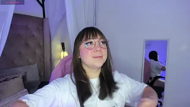 Snapshot of Myla_mayfield chatting on November 30, 2025, 11:55 am Myla mayfield online show from November 30, 2025, 11:55 am