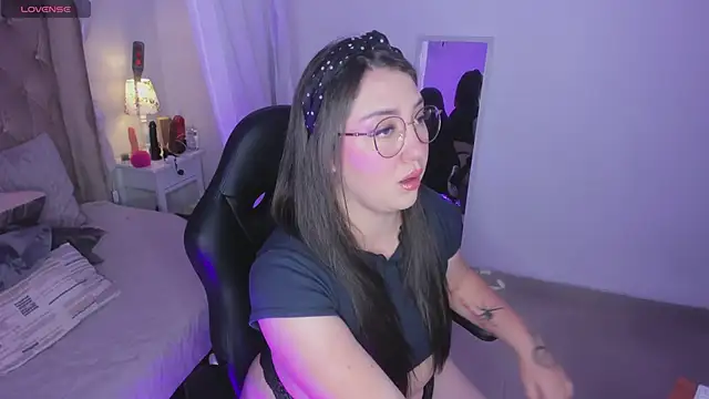 Snapshot of Myla_mayfield chatting on November 29, 2025, 11:21 am Myla mayfield online show from November 29, 2025, 11:21 am