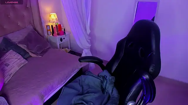 Snapshot of Myla_mayfield chatting on November 10, 2025, 11:59 am Myla mayfield online show from November 10, 2025, 11:59 am