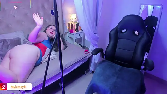 Snapshot of Myla_mayfield chatting on November 9, 2025, 11:47 am Myla mayfield online show from November 9, 2025, 11:47 am