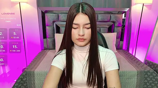 Bella Clark2 online show from February 5, 2026, 1:29 pm