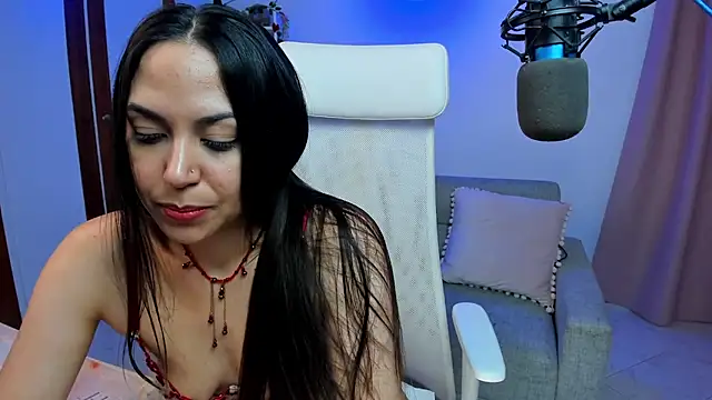 Snapshot of VenusIsLove_ chatting on July 27, 2026, 9:33 pm VenusIsLove online show from July 27, 2026, 9:33 pm