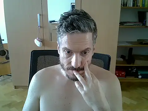 Snapshot of delayclose__ chatting on June 10, 2026, 3:02 pm delayclose online show from June 10, 2026, 3:02 pm