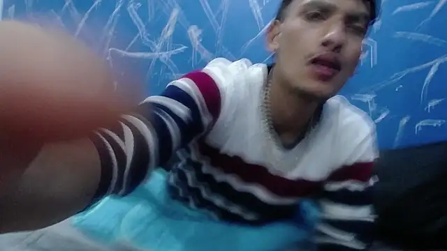 Snapshot of SavageLover_ chatting on December 4, 2025, 5:50 am SavageLover online show from December 4, 2025, 5:50 am