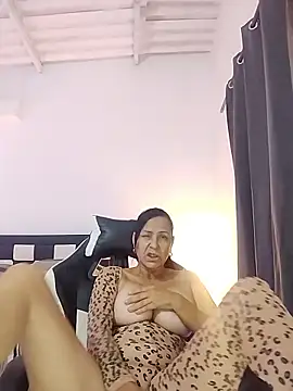 EmperatrizMilf online show from January 6, 2026, 10:41 am