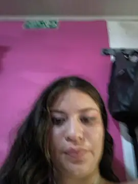 Snapshot of Esmesweet23 chatting on November 5, 2025, 7:39 pm Esmesweet23 online show from November 5, 2025, 7:39 pm