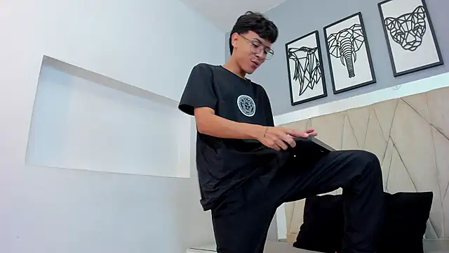 adams bobby online show from February 7, 2026, 11:51 am