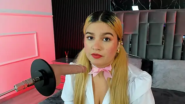 Liahfontaine online show from October 31, 2025, 12:13 pm