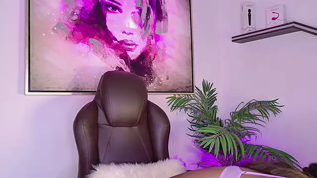 Snapshot of loana_vegas chatting on November 27, 2025, 5:13 pm loana vegas online show from November 27, 2025, 5:13 pm